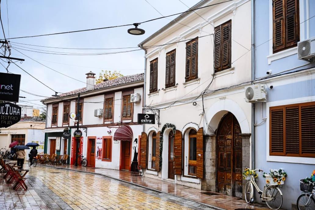 Mon Ami Boutique Hotel Шкодер Экстерьер фото